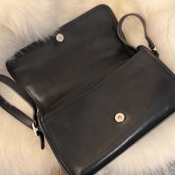 Vintage Coach Shoulder Purse - Picture 7 of 16